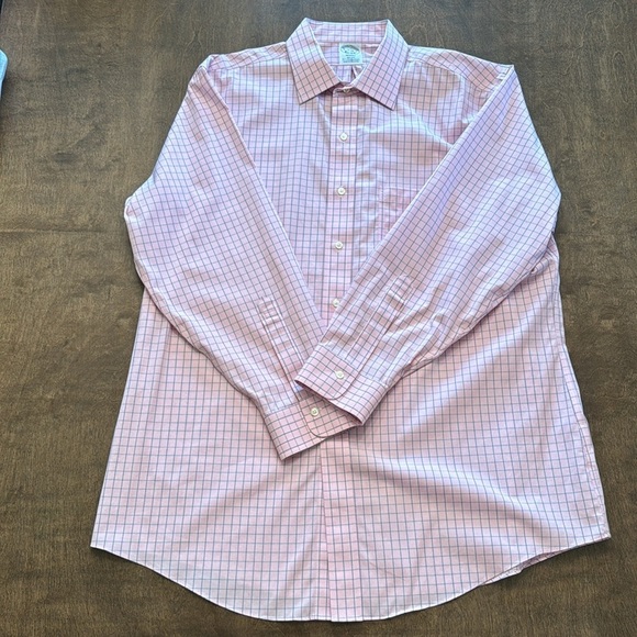 Brooks Brothers Regent Fit Men's Dress Shirt in Pink and Blue Grid Check - Picture 2 of 7